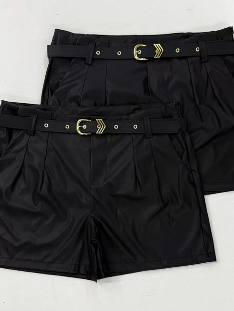 Short plus size couro fake