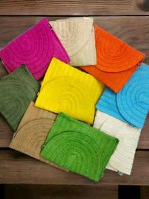 Bolsa de Palha Feminina com Alça Ajustavel, Opção de Saida ou Passeio