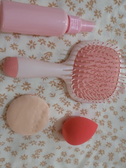 Kit  pente de cabelo mais  esponja de maquaigem