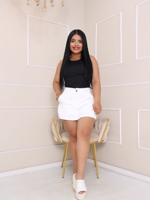 Saia curta com bolso