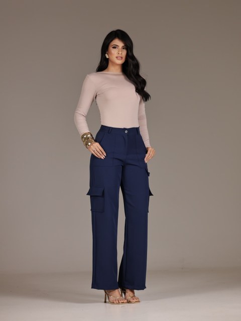 Calça cargo em alfaiataria