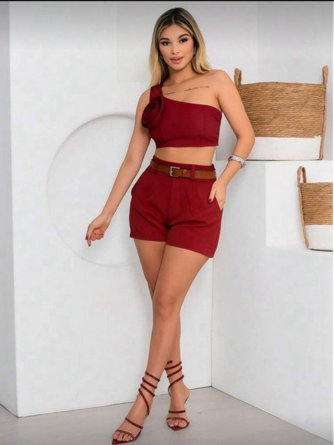 Conjunto Alfaiataria com Cinto e Cropped Mula Manca com Flor