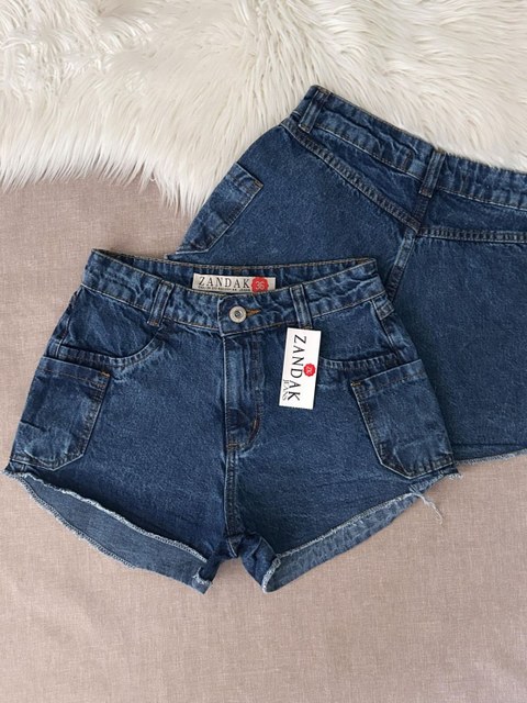 Short feminino cargo escura