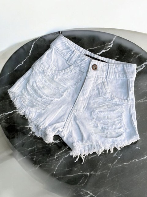 Short feminina branca
