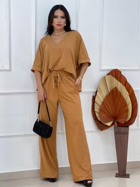 conjunto em malha calça wide leg pantalona +blusa espojada