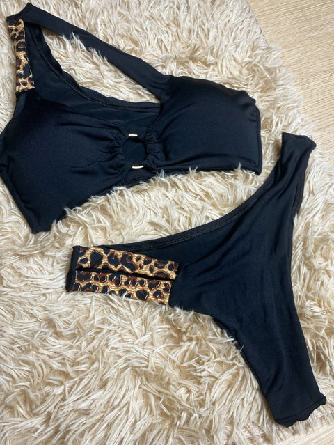 Conjunto Biquíni Preto de Oncinha Um Ombro Só