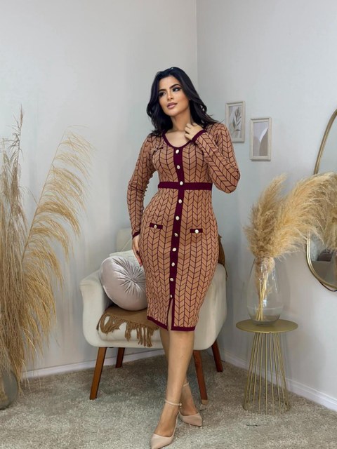 Vestido Midi Feminino Chevron com Fenda e Botão Moda Inverno