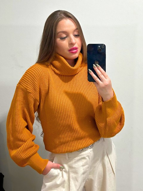 Blusa de Frio em Tricot de Lã Gola Alta