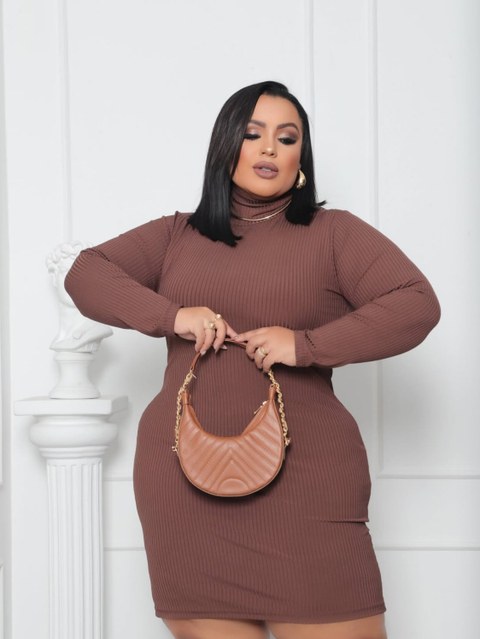 Vestido canelado gola alta e manga longa - Plus Size
