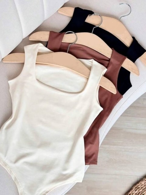 Body decote quadrado