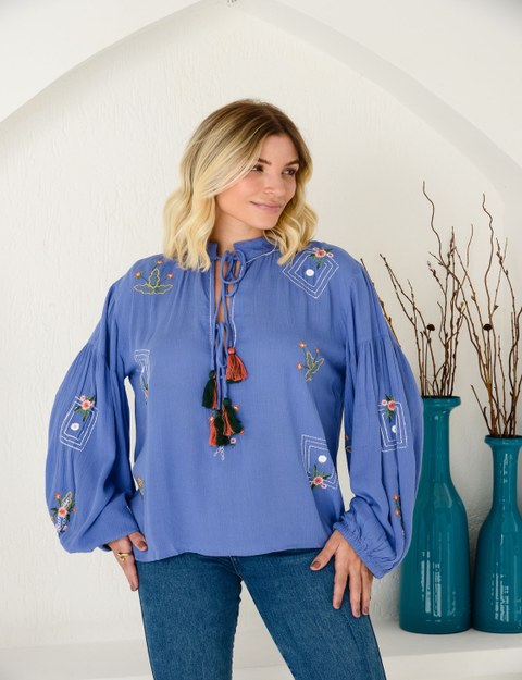 BATA FEMININA BORDADA MARAVILHOSA B857