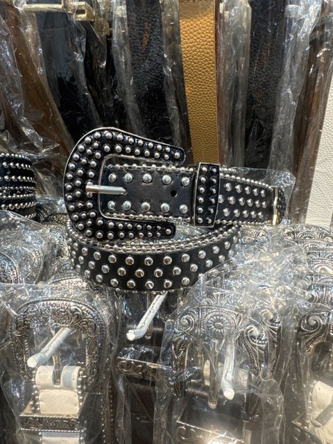 Cinto country com rebite