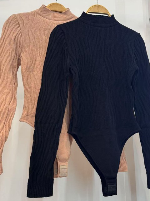 Body Feminino Canelado de Tricô