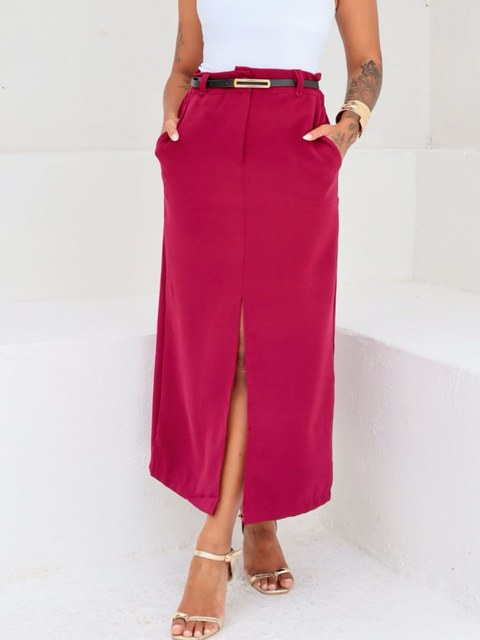 Saia longa com fenda e cinto