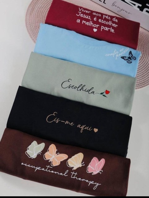 T-shirt fem adulto com frase evangélica