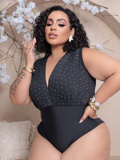 Body Plus Size Com Pedraria