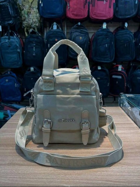 mochila impermeável feminina