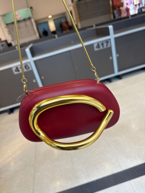 Clouth zara vermelha pu