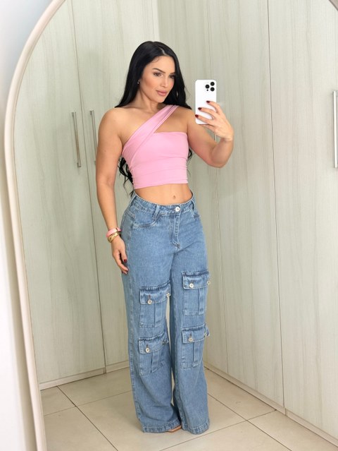 Calça cargo jeans feminina bolsos frontais cintura alta