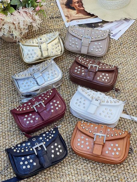 Bolsa Transversal com Tachas YS097