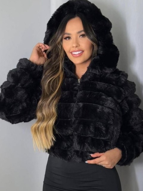 Jaqueta puffer feminia peluciada por dentro