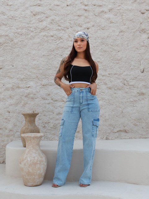 Calça Cargo Clara com Lycra