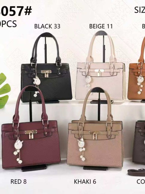 Bolsa feminina com chaveiro 920-4