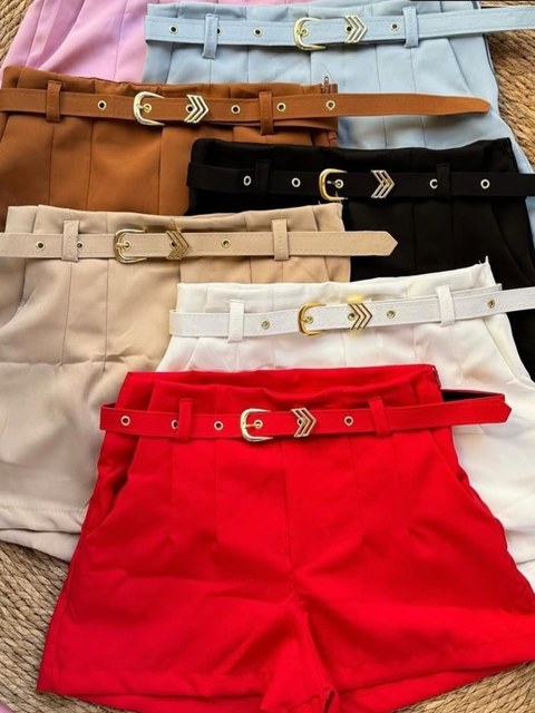 Shorts alfaitaria com cinto