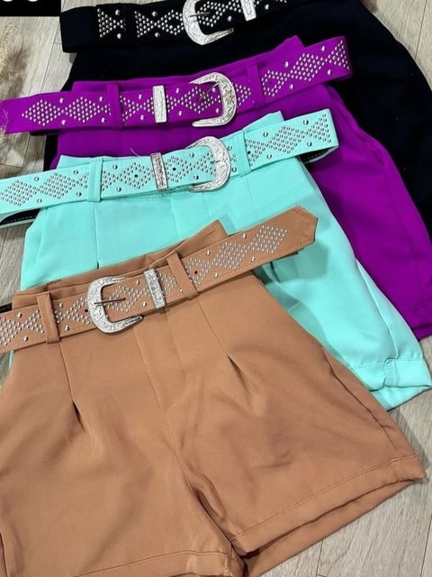 Shorts alfaitaria com strass