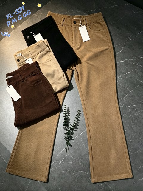 Calça flare de cotelê com elastano importado 337