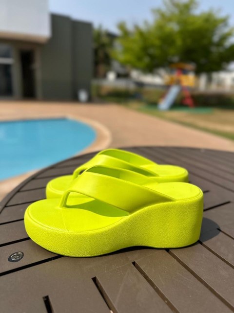Chinelo Nuvem Plataforma E.V.A
