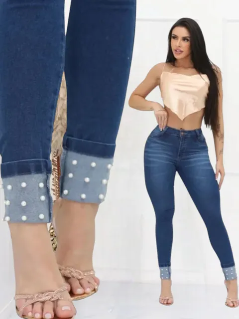 Calça  skinny feminina com Pérola na barra com lycra