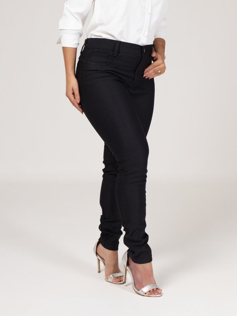 Calça jeans skinny feminina cor preta
