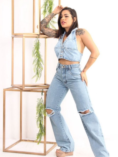 Calça wid leg corte no joelho
