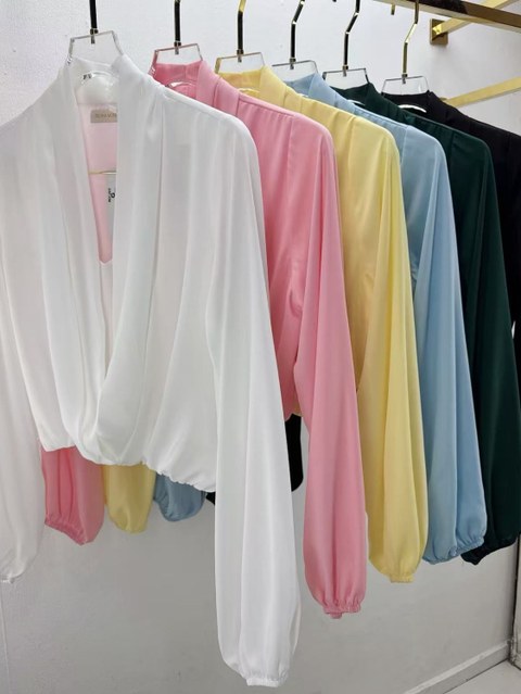 Blusa cropped de crepe  #panpan fashion