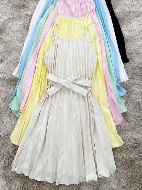 Saia plissada suspensório Lili moda feminina