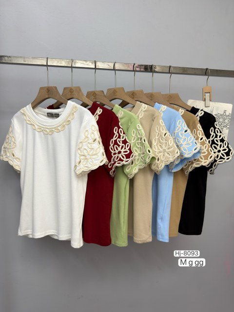 Blusa Feminina Manga Curta com Bordado Floral (8093)