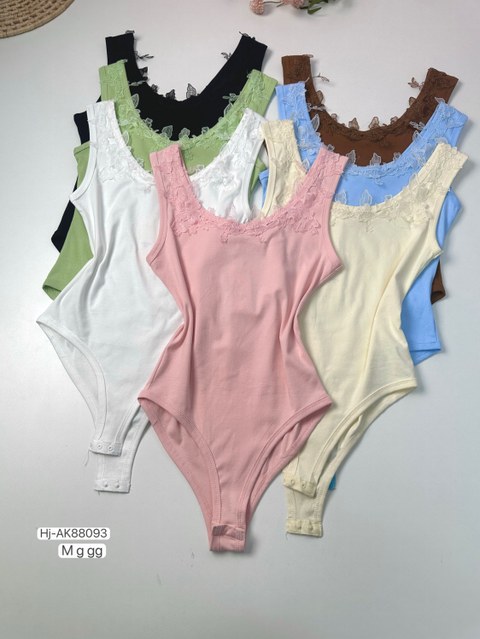 Body Canelado com Renda no Decote (AK88093)