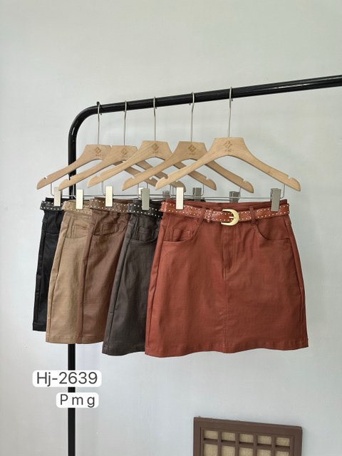 Saia Curta com Cinto de Tachas (k2639)