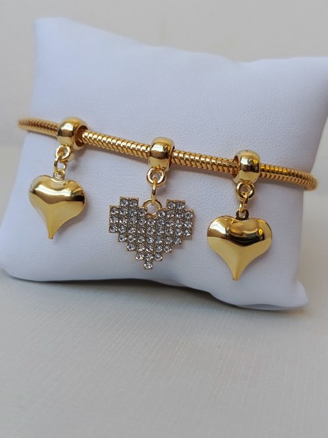 Pulseira com pingente de corações com strass
