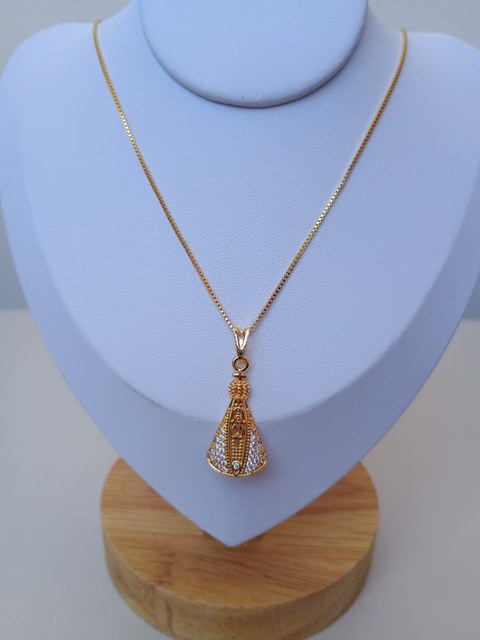 Colar com pingente de nossa senhora de aparecida