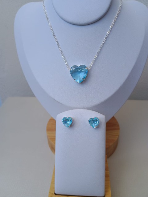 Conjunto prata com coração azul