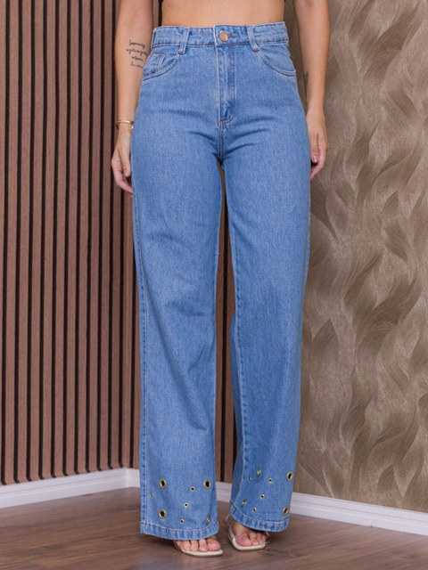 Calça Feminina Jeans Wid Leg com detalhes ilhos na barra