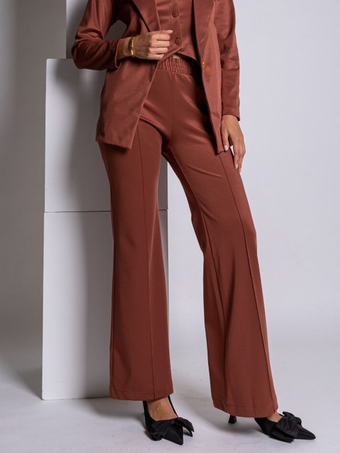 Calça Wide leg com nervura frontal. SH443