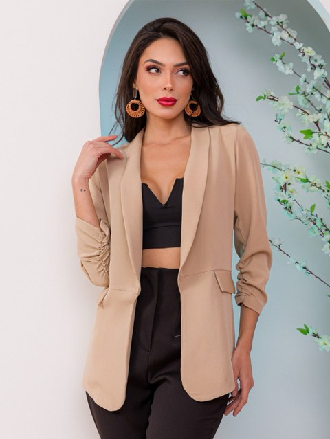 Blazer alfaiataria com ombreiras manga franzida look
