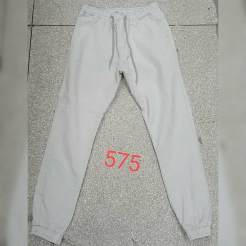 Calça jogger cor areia
