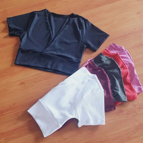 Cropped transpassado canelado