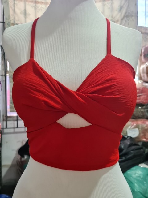 Blusa cropped com bojo