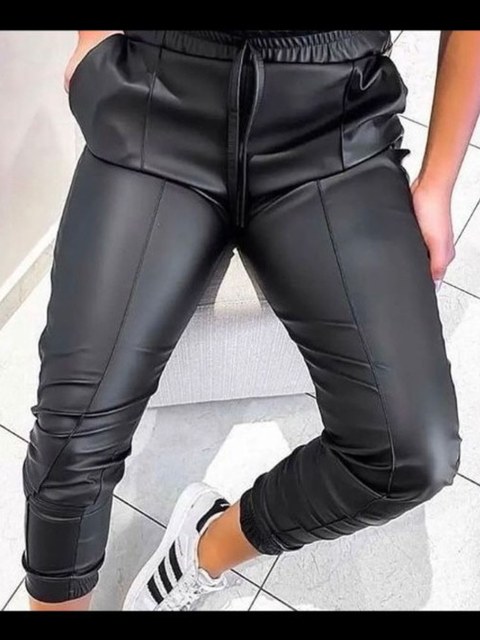 Calça jogger couro ecológico