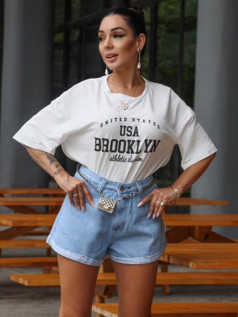 Short jeans 100% estilo gode , bem larguinho e confortável